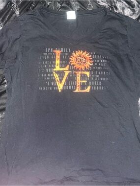 Supernatural son family Black 'LOVE' Graphic Tee with Sun Logo size xl
